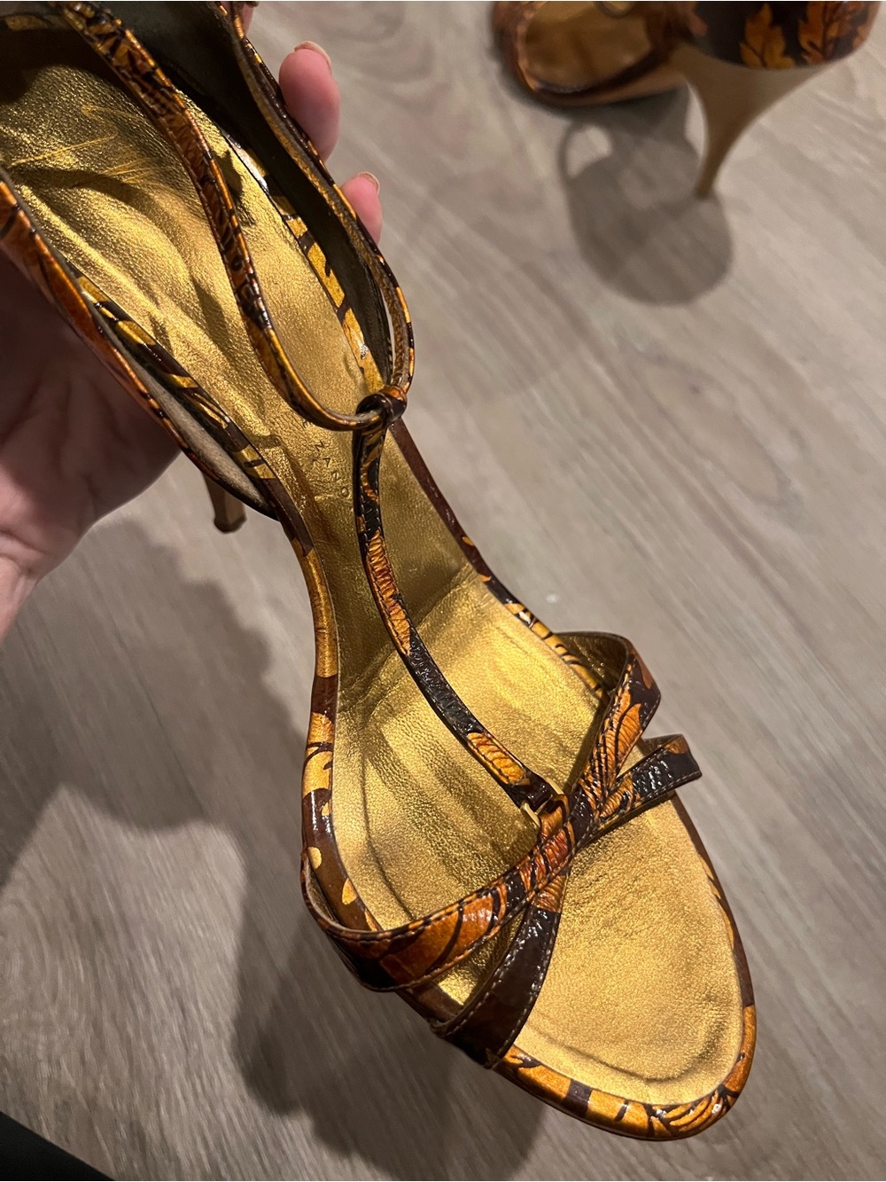 Giuseppe Zanotti Brown Floral T-Strap Heeled Sandals - Picture 6 of 14